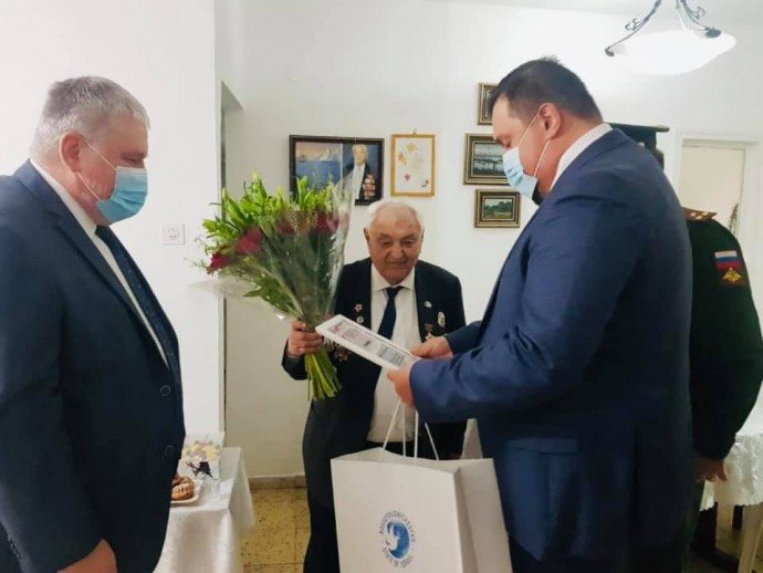 Поздравление Абрама Гринзайда от лица посла РФ Викторова А.Д.