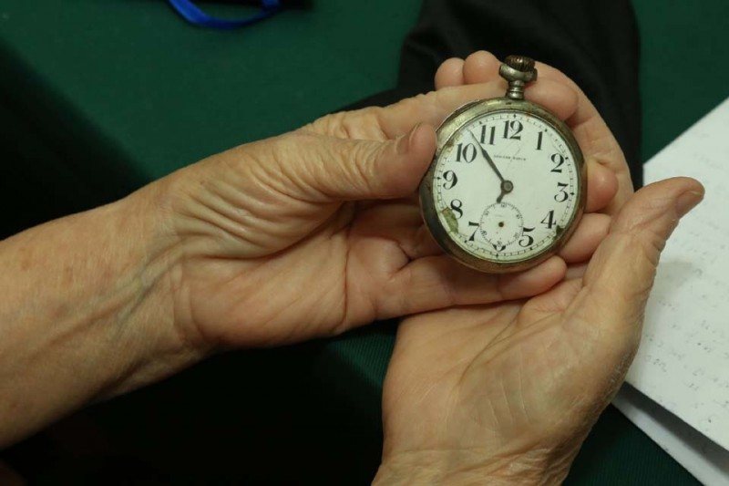 Часы еврейского солдата, погибшего под Сталинградом, вернулись к его дочери в Израиль - через 75 лет