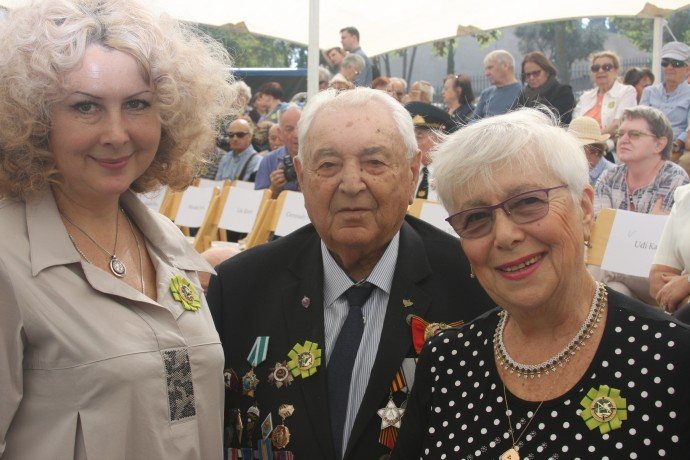 Церемония закладки капсулы в основание будущего памятника «Свеча памяти»